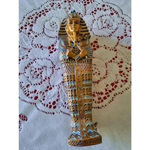 EGYPTIAN KING TUT SARCOPHAGUS AND MUMMY 7 1/2 Inches Tall - Picture 2 of 9
